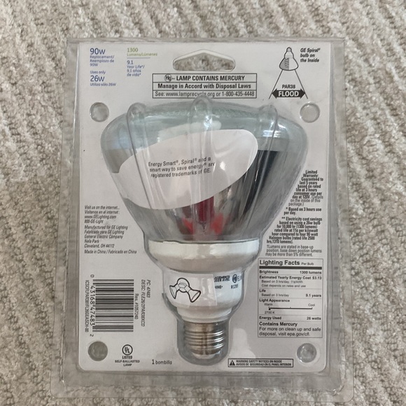 Outdoor flood light GE energy smart 90w 1300 lime s 9.1 year life Par38 CFL bulb - Picture 4 of 4